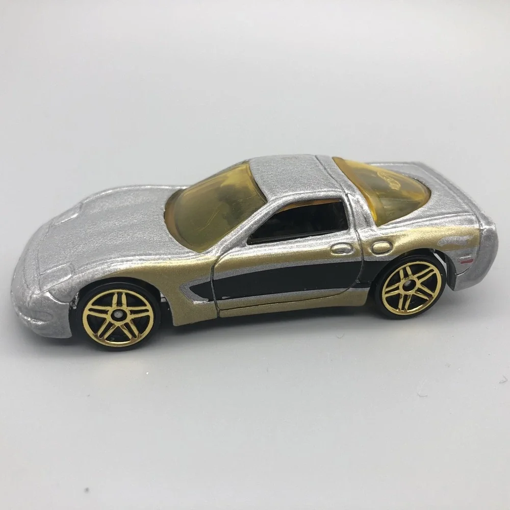 Hot Wheels 1997 '97 Chevrolet Chevy Corvette Car Silver Diecast‎ 1/64 Scale